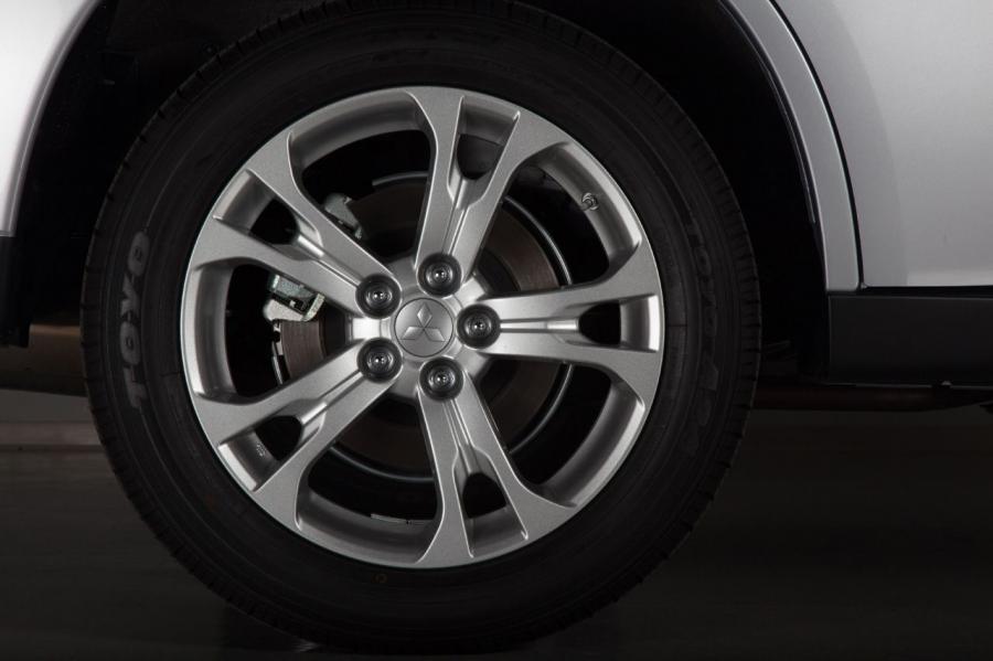  Mitsubishi Outlander 2014 года  (фото 85 из 136)